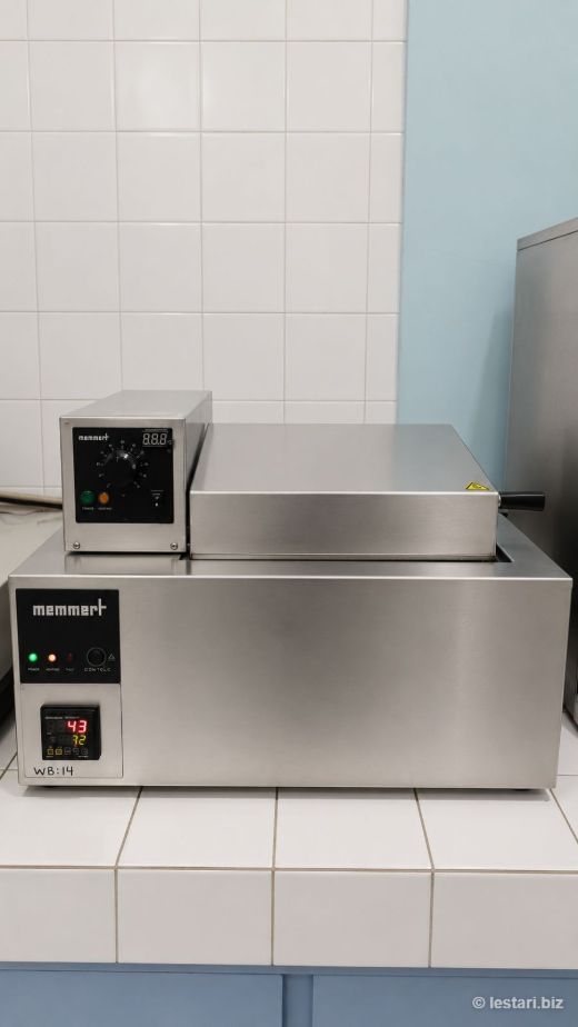 Memmert water bath